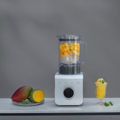 Blender wysokoobrotowy Collezione czarny Smeg