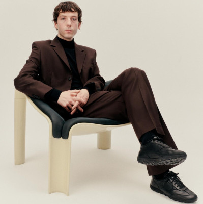 F300 Dunes Leather Anthrazite Gubi armchair