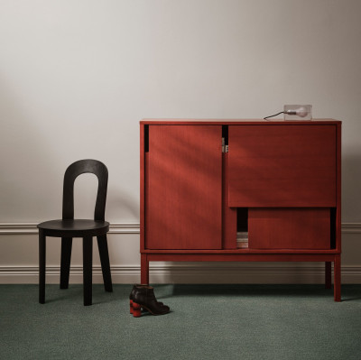 Komoda Layer With Legs czerwona Design House Stockholm