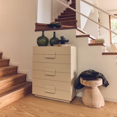 Komoda Spacious z szufladami kremowa HKliving