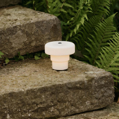 Lampa przenośna Ripple biała Ferm Living