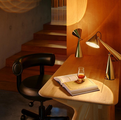 Lampa stołowa Pose Task Light złota Tom Dixon