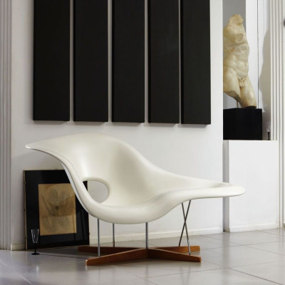 Szezlong La Chaise Eames Vitra