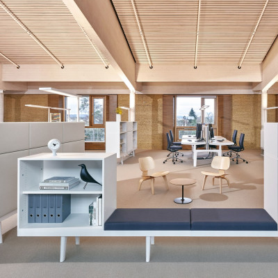 Fotel Plywood Group LCW naturalny jesion Vitra