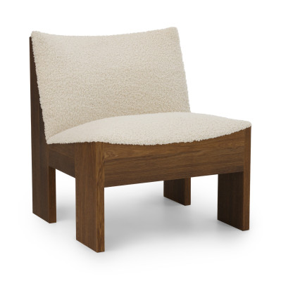 Fotel Tenon beżowy z ciemną dębową podstawą New Works