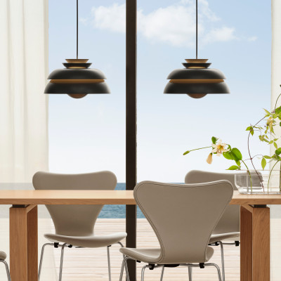 Series 7 Chair Light Beige Lacquered Veneer Fritz Hansen