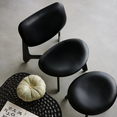 Podnóżek Slab czarny dąb, czarna skóra Tom Dixon
