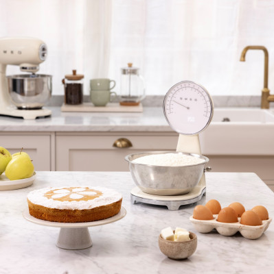 Waga kuchenna cyfrowa 50's style kremowa Smeg
