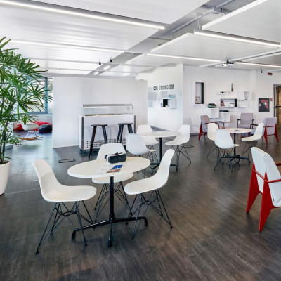 Krzesło Eames Plastic Side Chair RE DSR beżowe Vitra