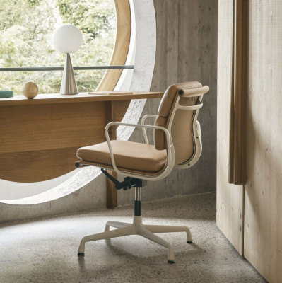 Fotel biurowy Soft Pad EA 231 Skóra naturalna Ochre - podstawa jasnoszara Vitra