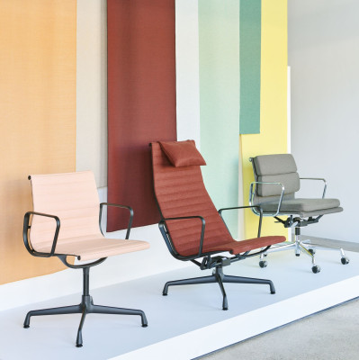 Fotel Aluminium EA 124 tkanina Track Mid Grey - podstawa czarna Vitra