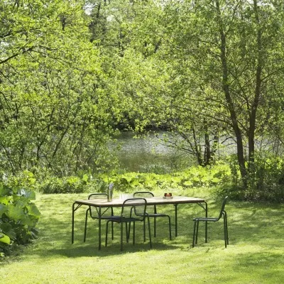 Zestaw ogrodowy Vig stół + 6 krzeseł ciemnozielony Normann Copenhagen