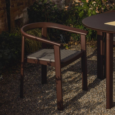 Zestaw ogrodowy Erice stół 230 cm + 6 krzeseł brązowy Kave Home