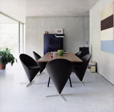 Krzesło Cone Hola Dark Blue Vitra