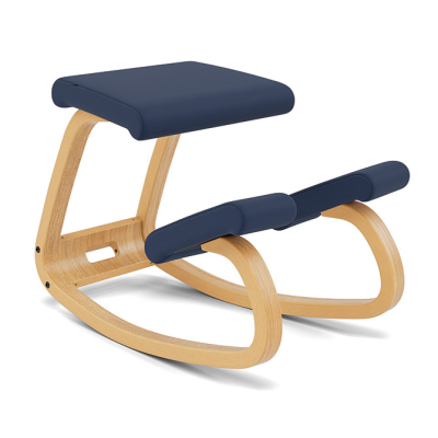 Krzesło ergonomiczne Variable granatowe Revive 774, jasnobrązowe drewno Varier