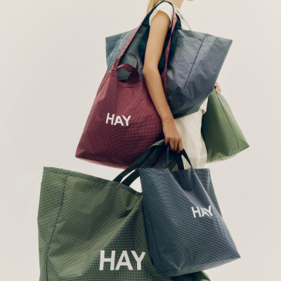 Torba na zakupy Grid Weekend Bag ciemnoniebieska HAY